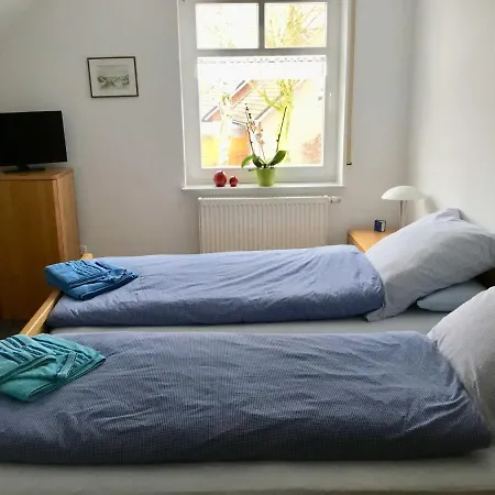 Rossis Nüst, 31516 *