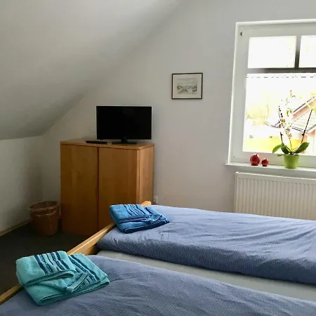 Rossis Nüst, 31516 Uplengen